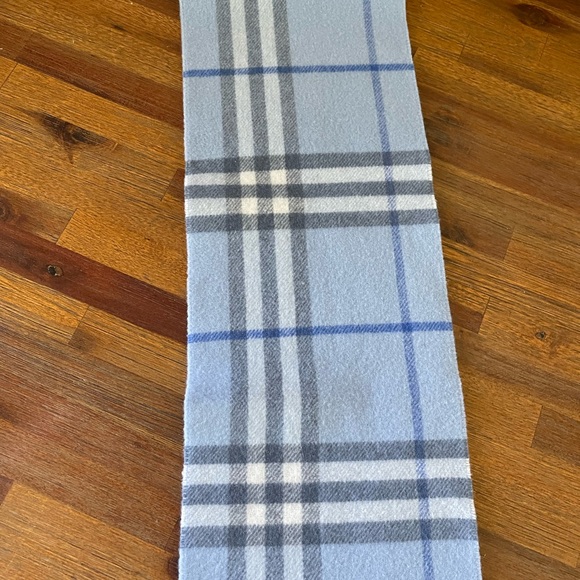 Burberry Scarf Baby Blue Nova Check Reversible Wool Made in Scotland GUC - Picture 8 of 16